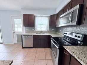 213 Frederick Pl in Wood Dale, IL - Building Photo - Building Photo