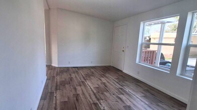 543 N Lamb Blvd in Las Vegas, NV - Building Photo - Building Photo