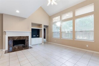 4302 Country Oaks Ct in Spring, TX - Foto de edificio - Building Photo