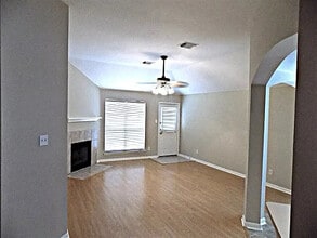 10467 Twin Circles Dr in Montgomery, TX - Building Photo - Building Photo
