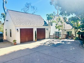 1565 Eolus Ave in Encinitas, CA - Building Photo