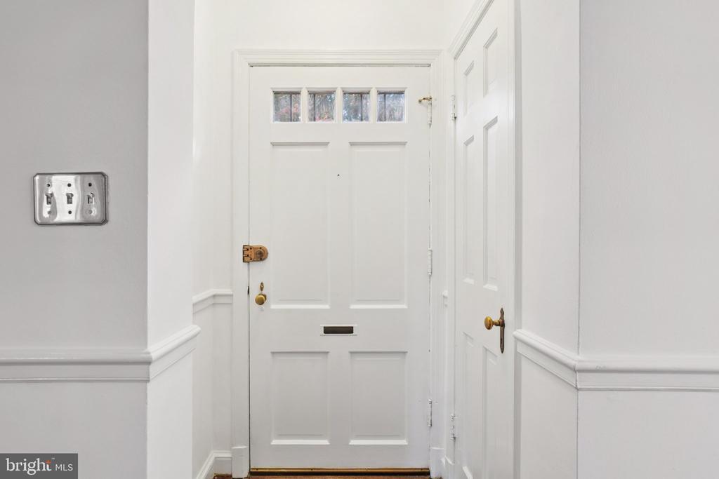 5008 44th St NW in Washington, DC - Building Photo