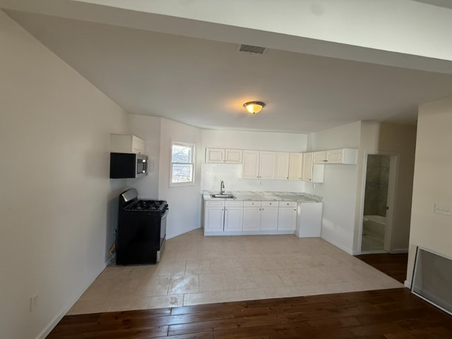 820 S 15th St, Unit 3R in Newark, NJ - Foto de edificio - Building Photo