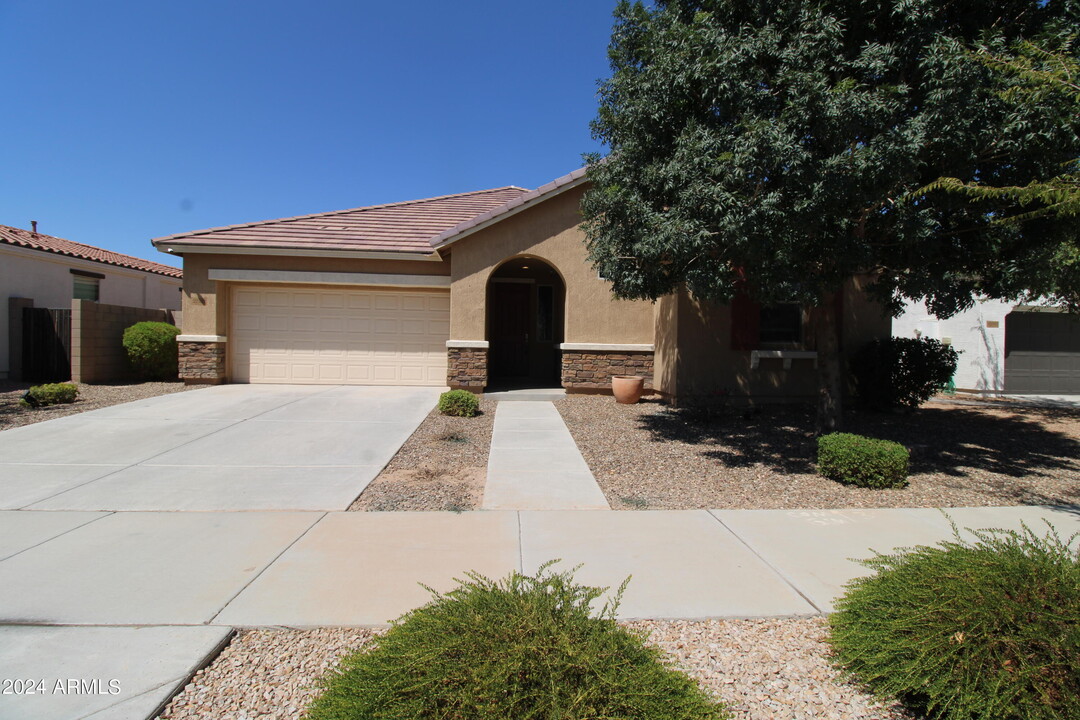 22532 E Camina Plata in Queen Creek, AZ - Foto de edificio