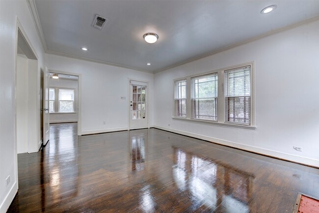 property at 2415 Elmen St