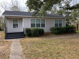 1600 E Martin Dr in Mobile, AL - Building Photo