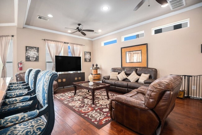 property at 1333 N Meyer Ave