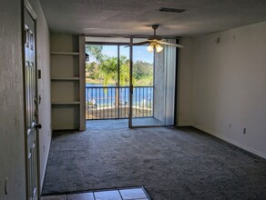 8915 Latrec Ave, Unit 8915 Latrec Ave 212 in Orlando, FL - Building Photo - Building Photo