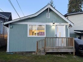 1831 Madison St in Everett, WA - Building Photo