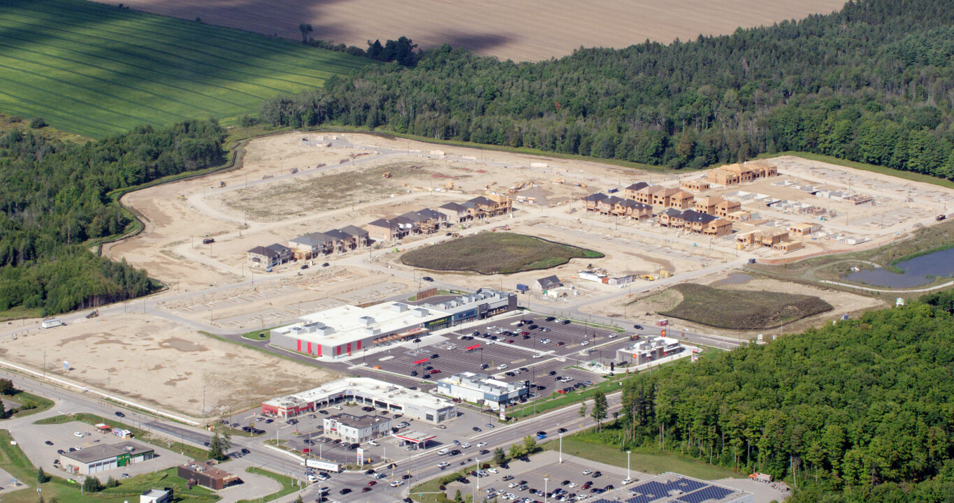 Emerald Crossing in Shelburne, ON - Building Photo