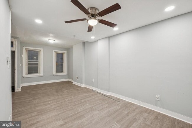 property at 1316 W Clementine St