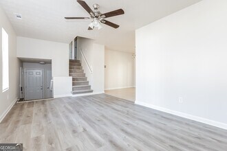 7000 Merrywood Dr in Fairburn, GA - Building Photo - Building Photo