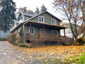 921 Eugene St in Hood River, OR - Building Photo