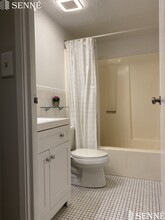 2360 Massachusetts Ave, Unit 24 in Cambridge, MA - Foto de edificio - Building Photo