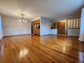 6330 Dunfield Dr in Cleveland, OH - Building Photo - Building Photo