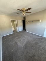 304 Providence Rd, Unit D in Grafton, MA - Building Photo