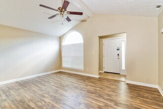 11109 Meadow Chase Ct in Louisville, KY - Building Photo - Building Photo