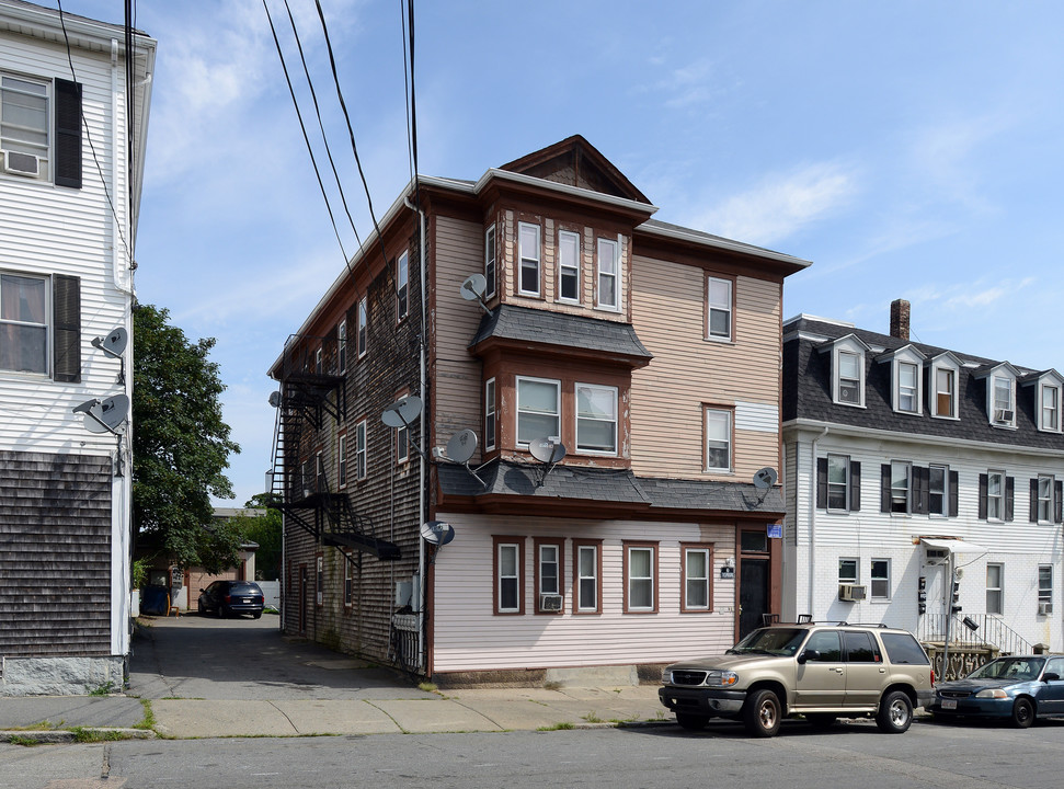 37-39 Linden St in New Bedford, MA - Building Photo