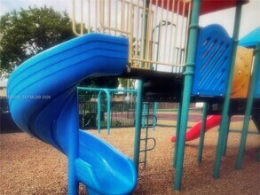 730 NW 106th Terrace in Pembroke Pines, FL - Building Photo - Building Photo