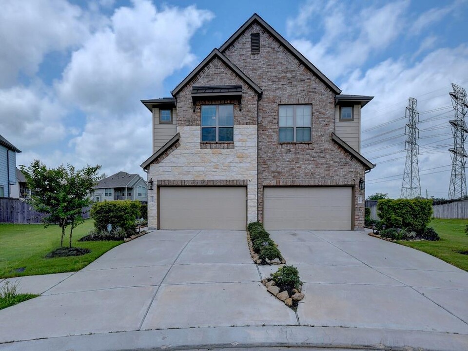 2543 Manor Valley Ct in Missouri City, TX - Foto de edificio