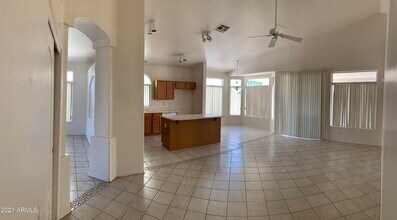 13757 W Vernon Ave in Goodyear, AZ - Building Photo - Building Photo