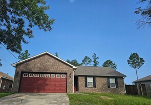 223 Tiffot Ct in Crestview, FL - Building Photo