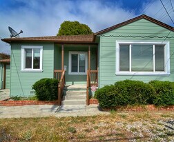 1200 Elm St in El Cerrito, CA - Building Photo