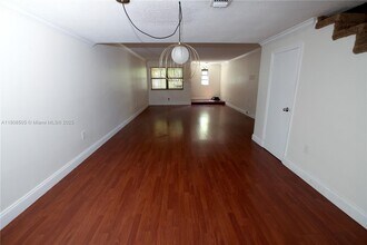 1607 NE 105th St in Miami Shores, FL - Building Photo - Building Photo