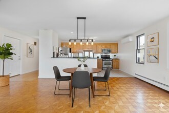 8 Pebble St in Revere, MA - Building Photo - Building Photo