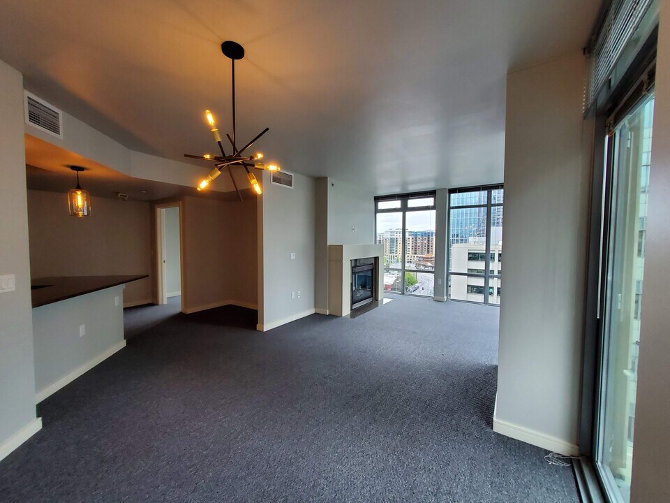 819 Virginia St, Unit 1404 in Seattle, WA - Building Photo