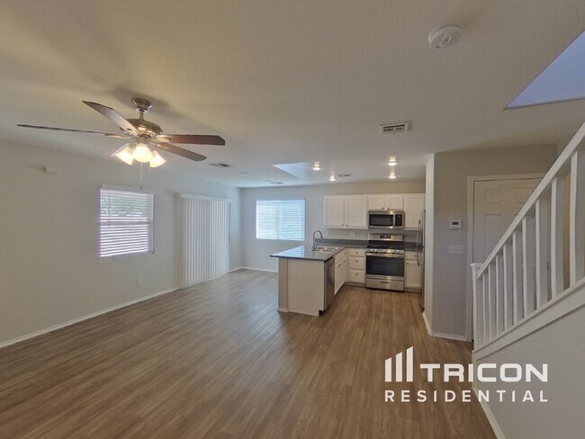 993 Medina De Leon Ave in Henderson, NV - Building Photo - Building Photo