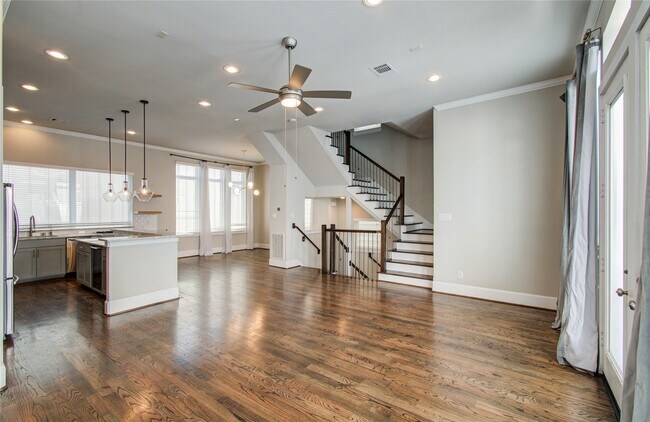 property at 5521 Larkin St