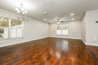 15419 Quail Woods Pl in Ruskin, FL - Building Photo - Building Photo