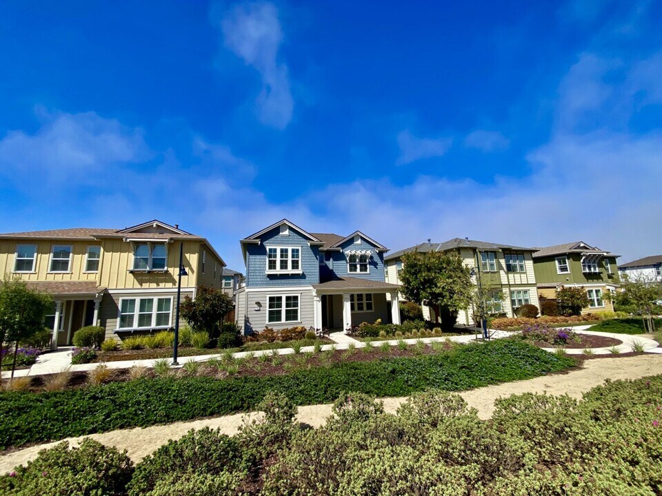 2703 Boardwalk Ave in Marina, CA - Building Photo