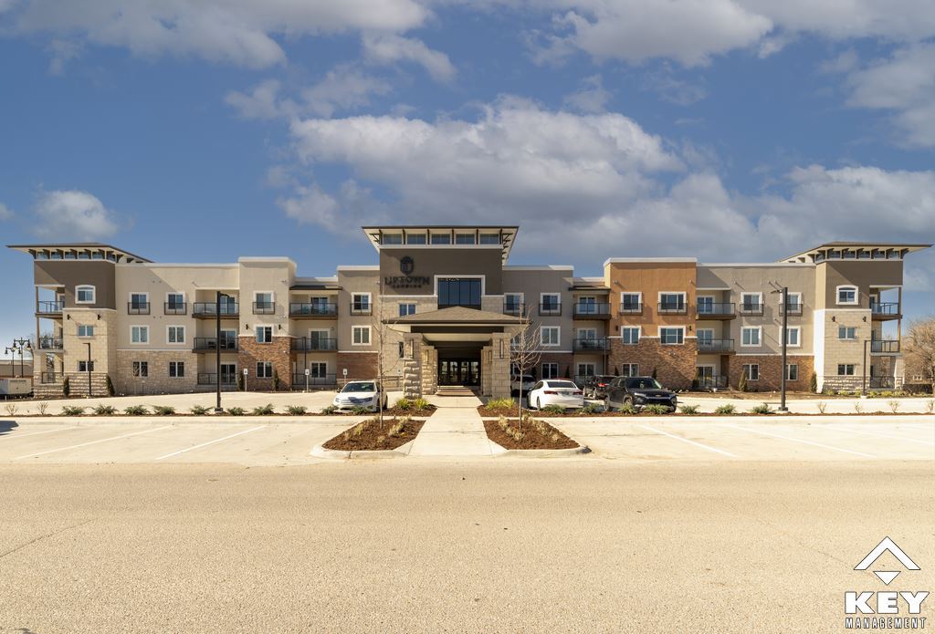 Uptown Landing in Wichita, KS - Building Photo