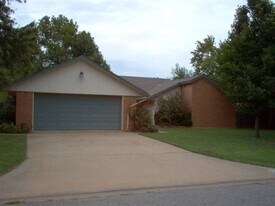 3010 NE Lancaster Ln in Lawton, OK - Building Photo