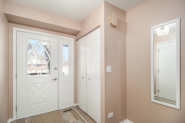 1995 Monday Dr in Elgin, IL - Building Photo - Building Photo