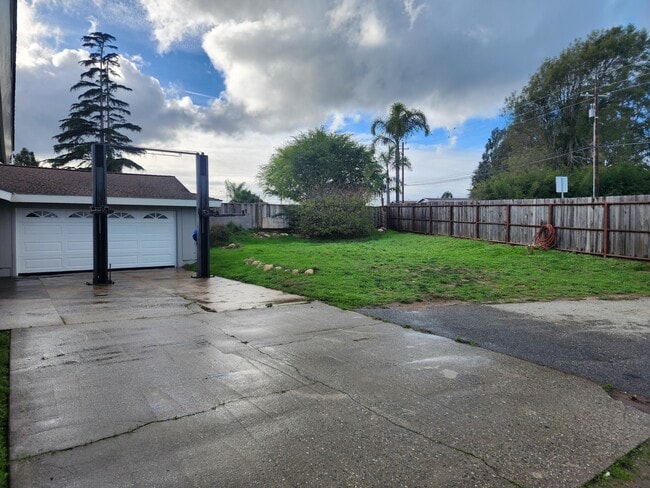 17824 Pesante Rd in Salinas, CA - Building Photo - Building Photo