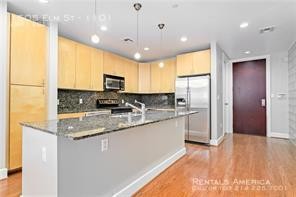 1505 Elm St in Dallas, TX - Foto de edificio - Building Photo