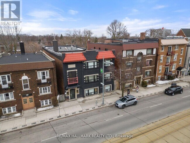 595 St Clair Ave W in Toronto, ON - Building Photo - Building Photo