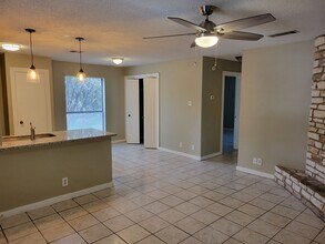 20700 Bonanza, Unit A in Lago Vista, TX - Building Photo - Building Photo