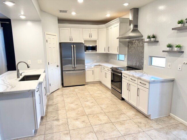 property at 3870 E Balsam Dr