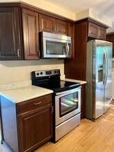 27 W Main St, Unit Upper in Attica, NY - Foto de edificio - Building Photo