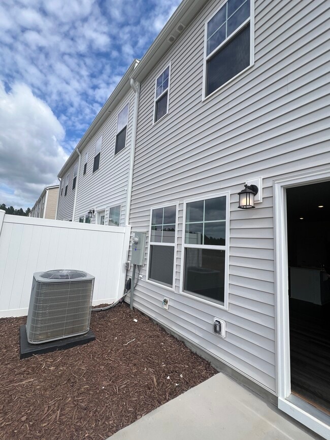 118 Florida St in Lillington, NC - Building Photo - Building Photo