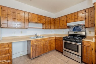 921 Wier Ln in El Paso, TX - Building Photo - Building Photo