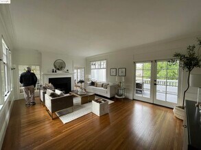 19 Monte Ave in Piedmont, CA - Building Photo - Building Photo