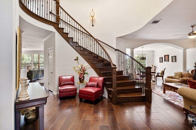 5511 Courtyard Dr in Austin, TX - Building Photo - Building Photo