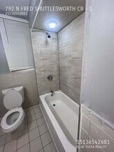 792 N Fred Shuttlesworth Cir in Cincinnati, OH - Building Photo - Building Photo