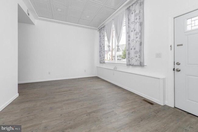 property at 504 W Broad St