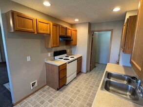 604 Morgan Ct in Clever, MO - Building Photo - Building Photo